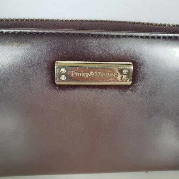 Pinky & Dianne Signature Patent Leather Zip Around Large Clutch Brown Distress - Picture 3 of 12